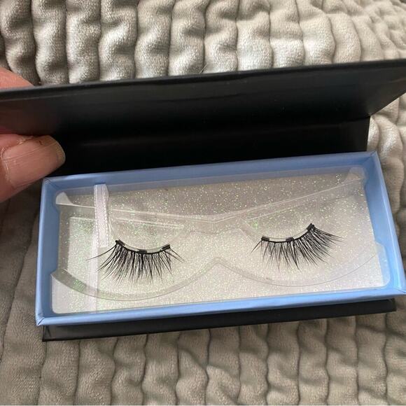 🩷 MOXIELASH Wifey Baby Happy Falsies False Magnetic Eyelashes Set of 3 Pairs - Picture 6 of 7